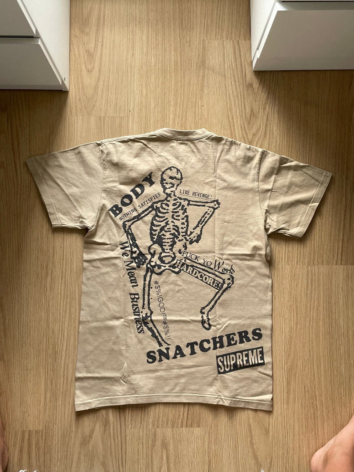 Supreme Snatchers Tee - Beige - Maat S, Ophalen of Verzenden, Gedragen, Maat 46 (S) of kleiner, Beige
