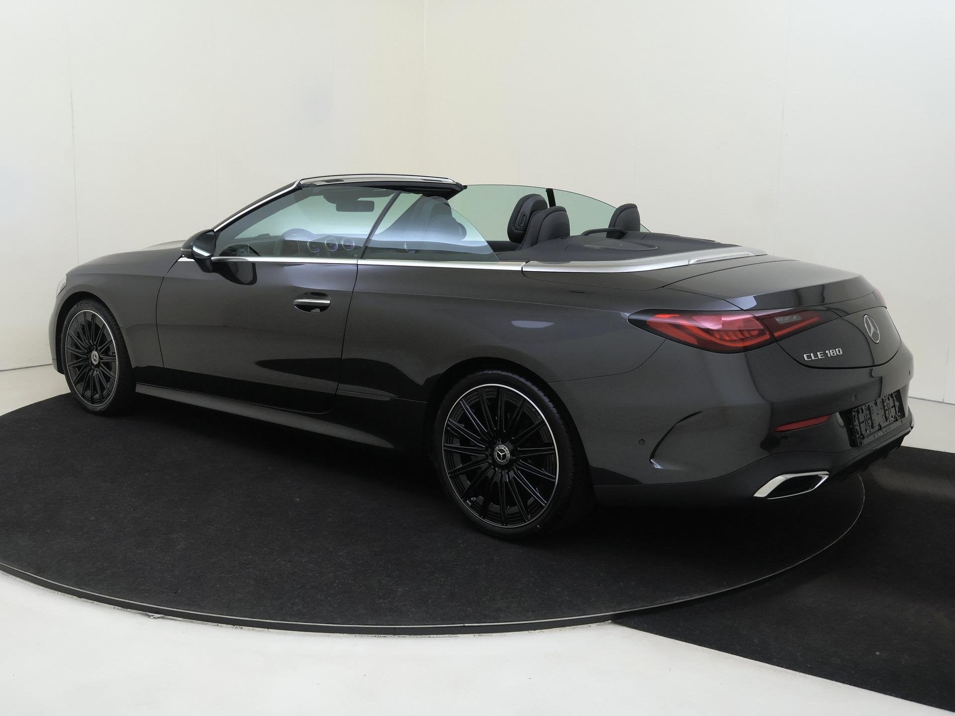 Mercedes-Benz CLE Cabriolet 180 AMG Line / 20 inch/ Memory/, Auto's, Automaat, 4 cilinders, Cabriolet, 4 stoelen