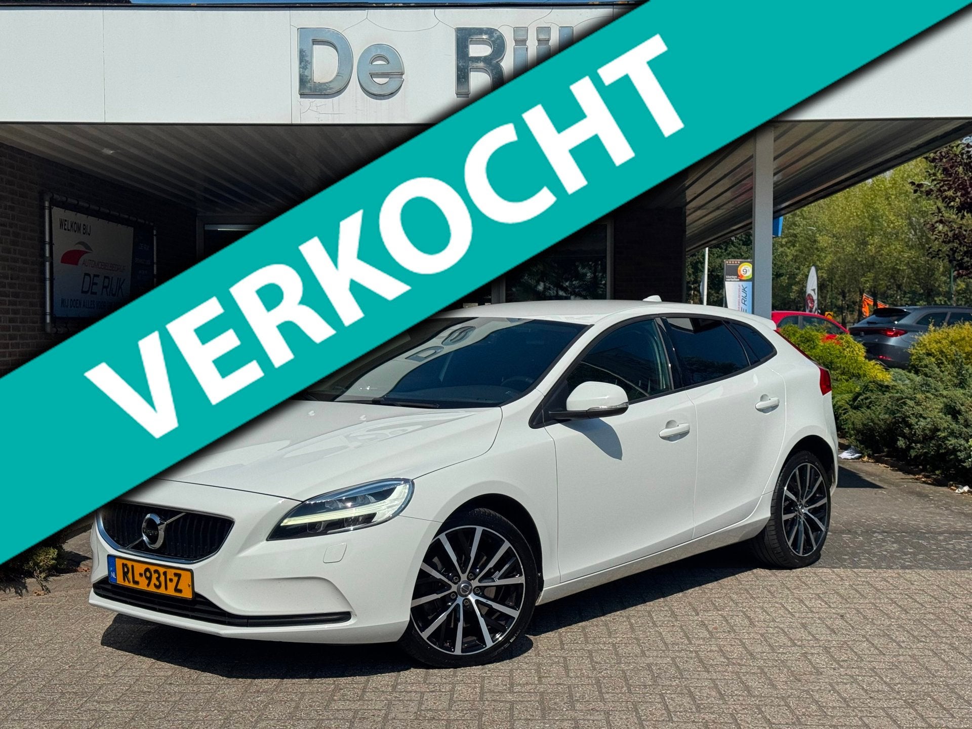 Volvo V40 1.5 T2 Nordic+ | Carplay/Android, Cruise, Stoelver, 4 cilinders, 700 kg, Bedrijf, 19 km/l