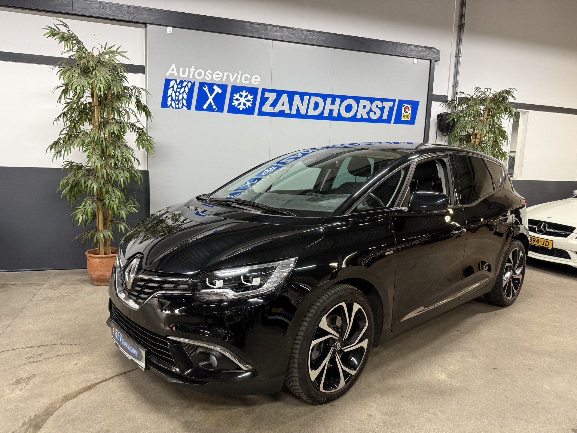 Renault Scénic 1.3 TCe Bose // Led koplampen // Camera // C, Auto's, Euro 6, 4 cilinders, Zwart, 1330 cc