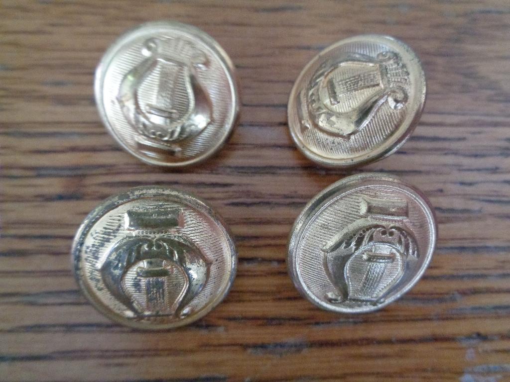 4 goudkleurige harmonie knopen, Ophalen of Verzenden, Gebruikt, Knoop of Knopen