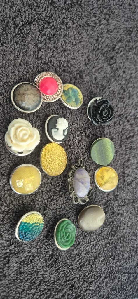 Nep noosa 14 stuks voor op armband of riem, Sieraden, Tassen en Uiterlijk, Armbanden, Ophalen, Zo goed als nieuw, Bruin, Leer