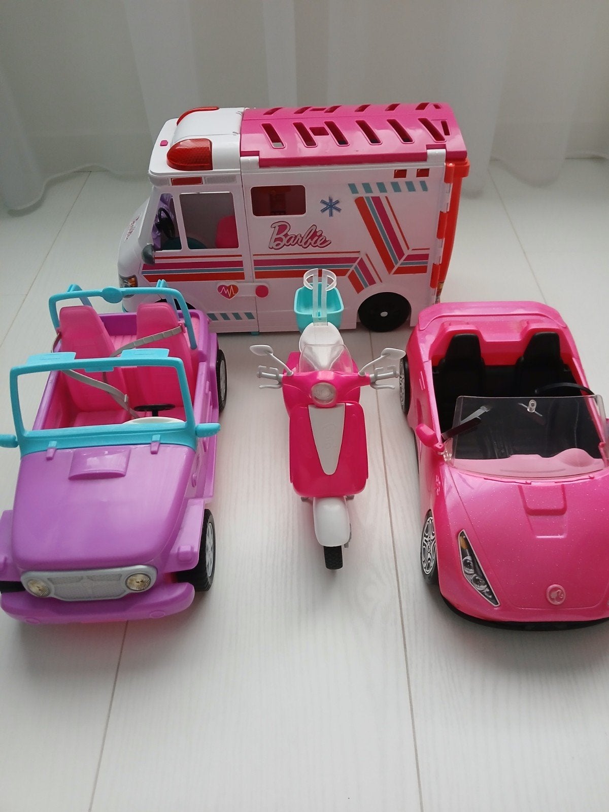 Barbie Voertuigen Set: Ambulance, Auto's en Scooter, Ophalen, Gebruikt