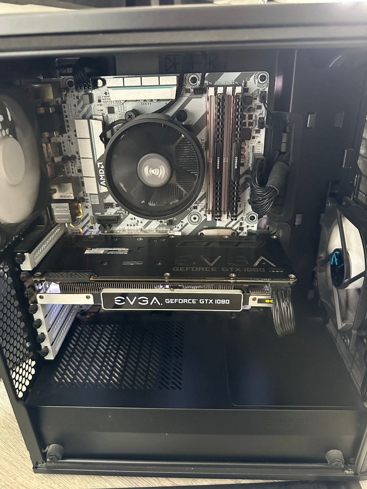 Game PC – GTX 1080 8GB | Ryzen 5 1600 | 16GB RAM | SSD + HDD, Computers en Software, Desktop Pc's, Ophalen, Zo goed als nieuw