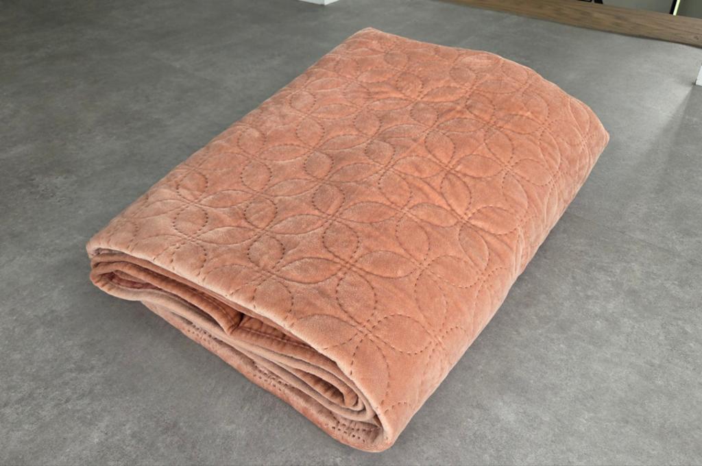 Roze gewatteerde sprei met cirkelpatroon, Huis en Inrichting, Ophalen of Verzenden, Zo goed als nieuw