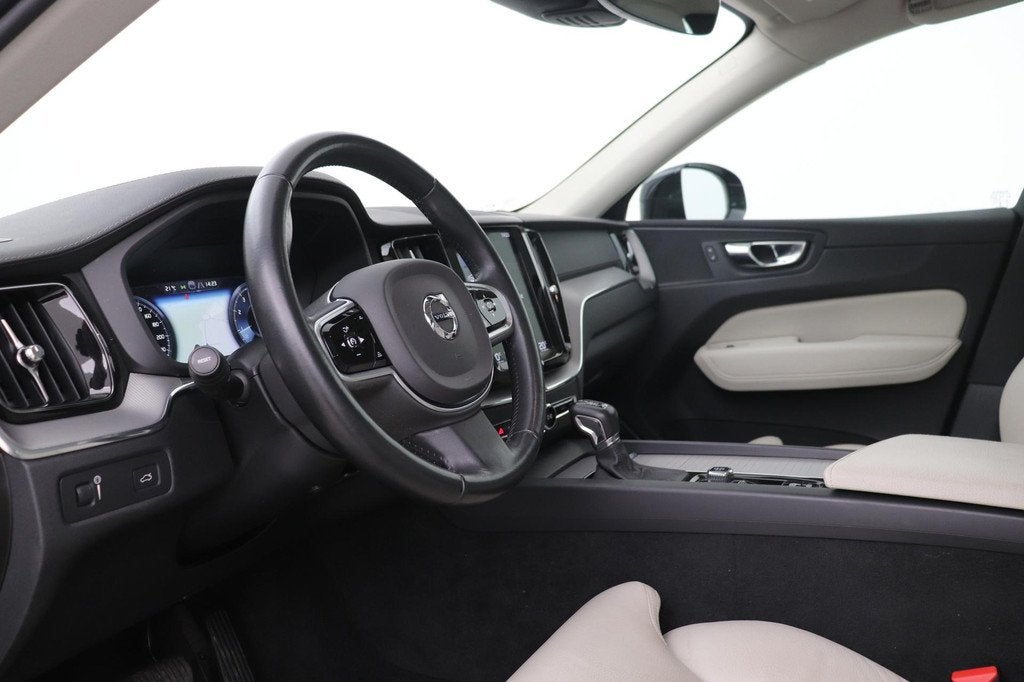 Volvo XC60 T4 Inscription | Panoramadak | Head-Up | Camera |, Auto's, Volvo, Gebruikt, 1969 cc, Zwart, XC60