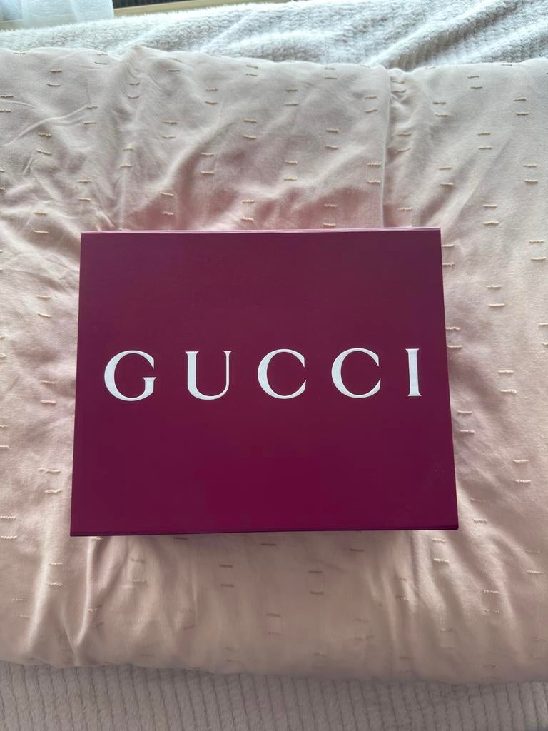 Gucci doos + gucci dust bag + gucci tas, Eén persoon, Cadeaubon