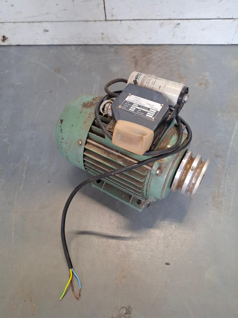 Electromotor 220v, Doe-het-zelf en Verbouw, Motoren, Ophalen of Verzenden, Elektromotor