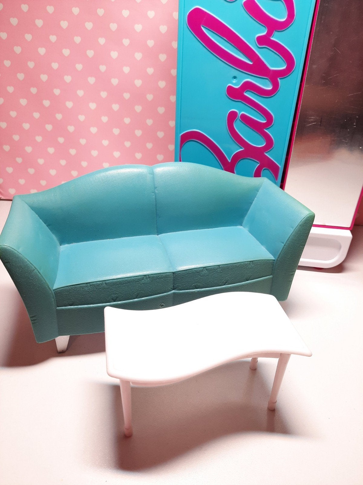 Barbie Crafting Fashion Wardrobe met Bank en Tafel, Kinderen en Baby's, Speelgoed | Poppen, Ophalen of Verzenden, Gebruikt, Barbie
