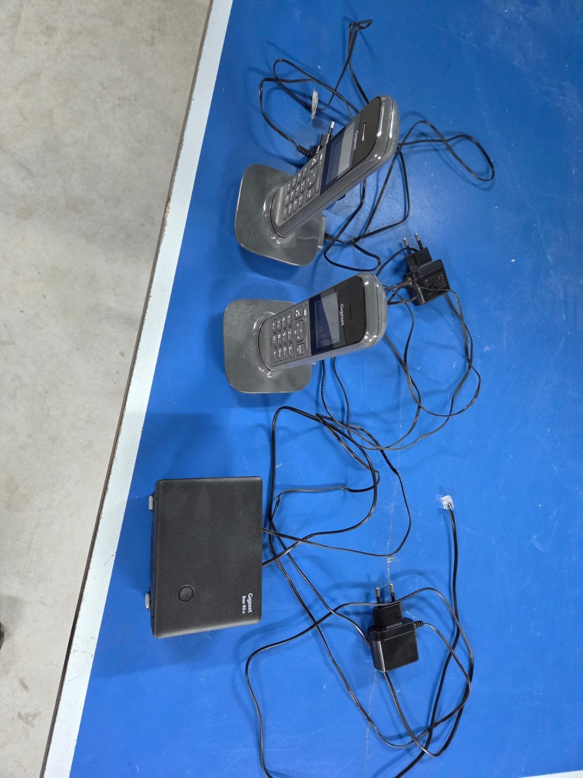 Gigaset Box 90A met 2 handsets en opladers, Ophalen of Verzenden, Zo goed als nieuw, 2 handsets