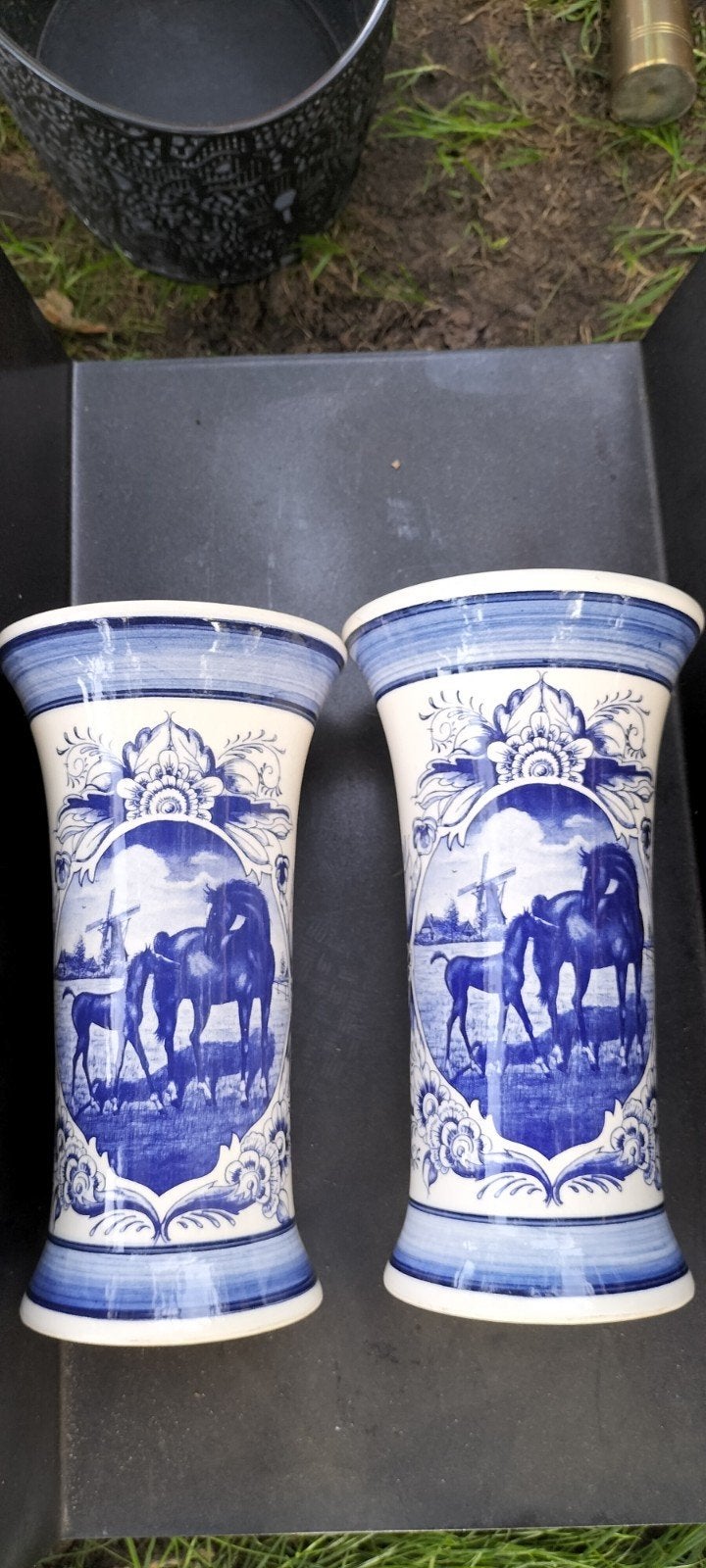 Set van 2 handgeschilderde Delfts Blauwe vazen, Ophalen of Verzenden