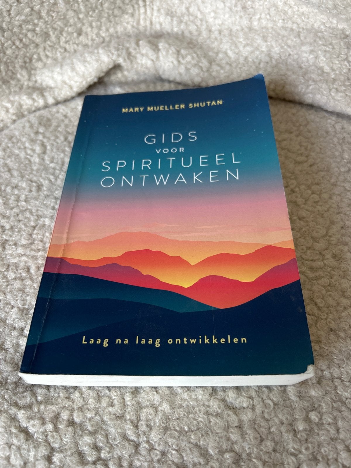 Gids voor Spiritueel Ontwaken - Mary Mueller Shutan, Boeken, Ophalen of Verzenden, Zo goed als nieuw, Spiritualiteit algemeen
