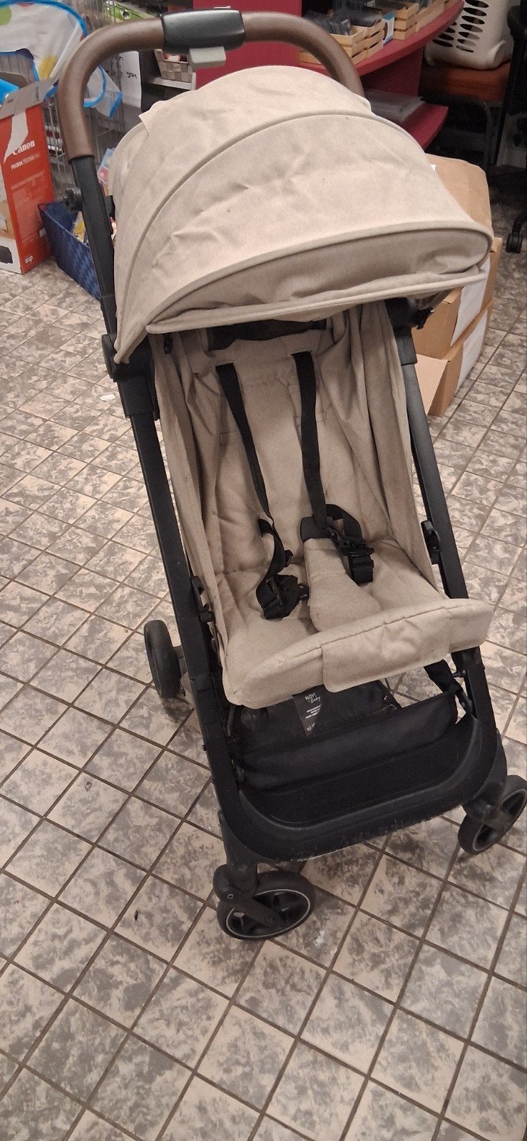 Novi Baby buggy - Lichtgewicht en compact, Kinderen en Baby's, Ophalen of Verzenden