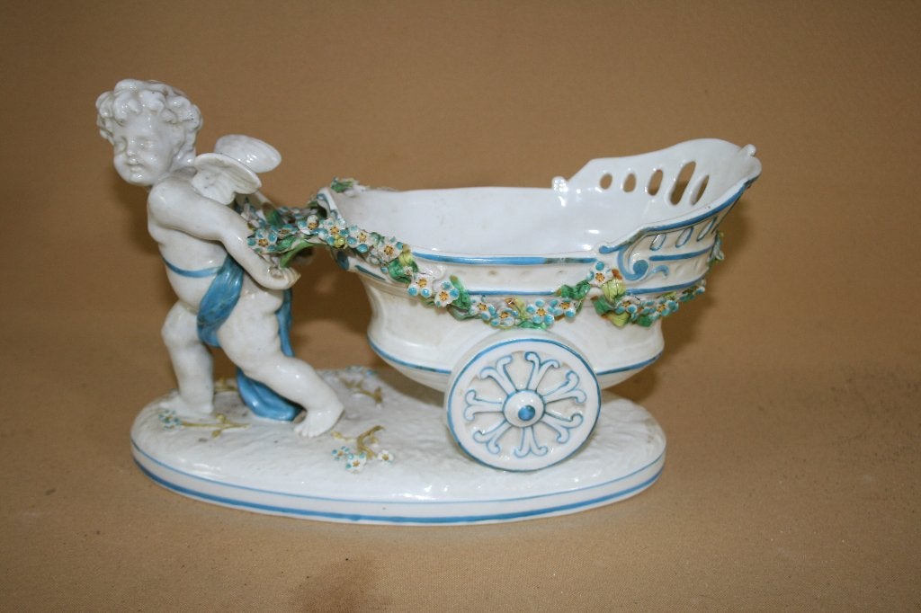 Porseleinen kar getrokken door putti gemerkt, Antiek en Kunst, Antiek | Porselein, Ophalen of Verzenden