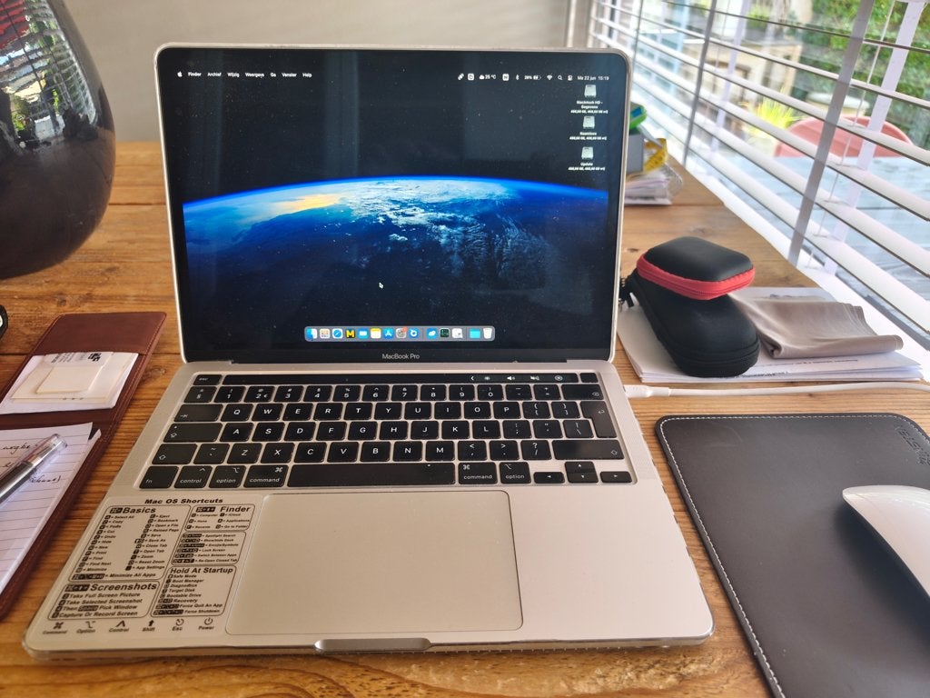 Aangeboden: MacBook Pro 2020 13 inch., MacBook Pro, 2 tot 3 Ghz, Qwerty, 13 inch