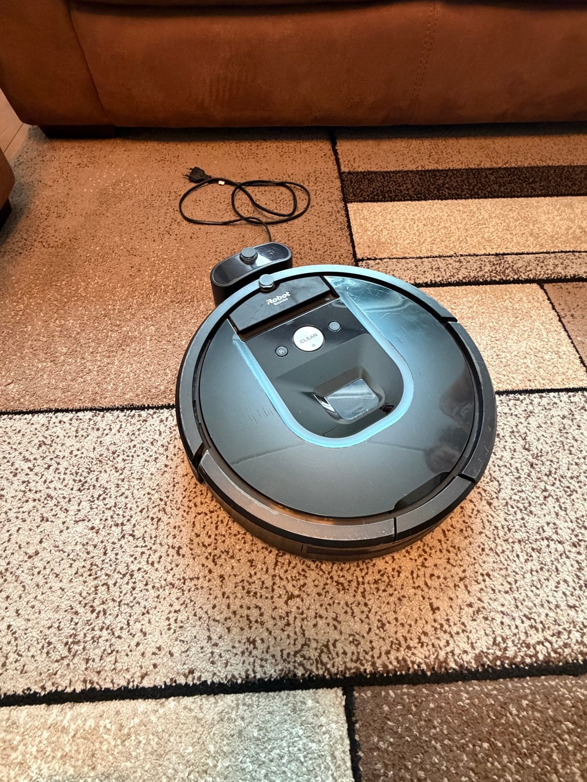 iRobot Roomba 981 Robotstofzuiger linker wiel stuk, Gebruikt, IRobot, Ophalen of Verzenden, Robotstofzuiger