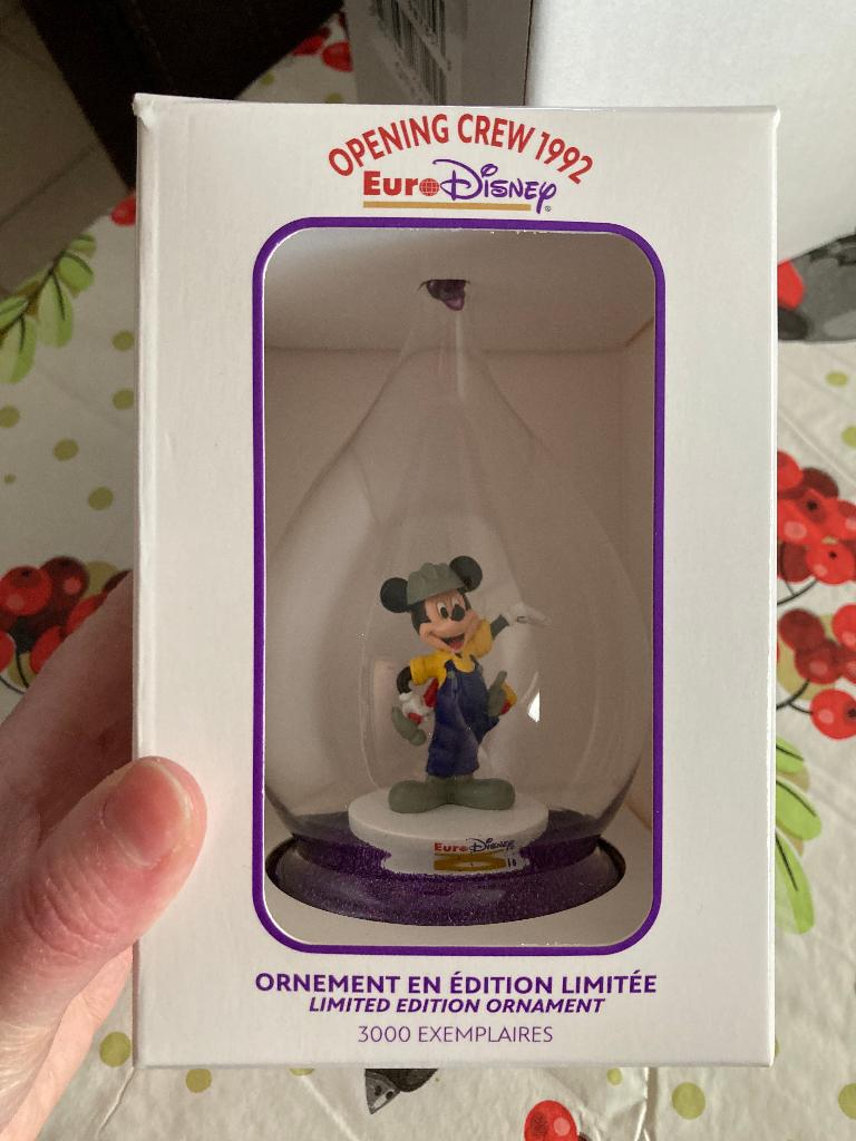 Disney Castmember limited Edition Mickey ornament 1992 NIEUW, Verzamelen, Ophalen of Verzenden, Mickey Mouse, Nieuw, Beeldje of Figuurtje