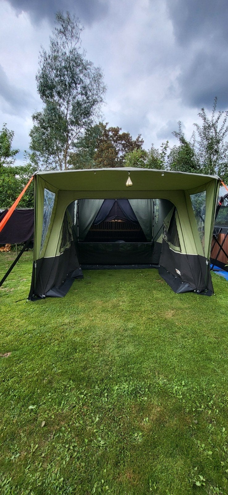 Waterfront Alpenkreuzer met 2 bijzettenten en luifel, Ophalen, Gebruikt