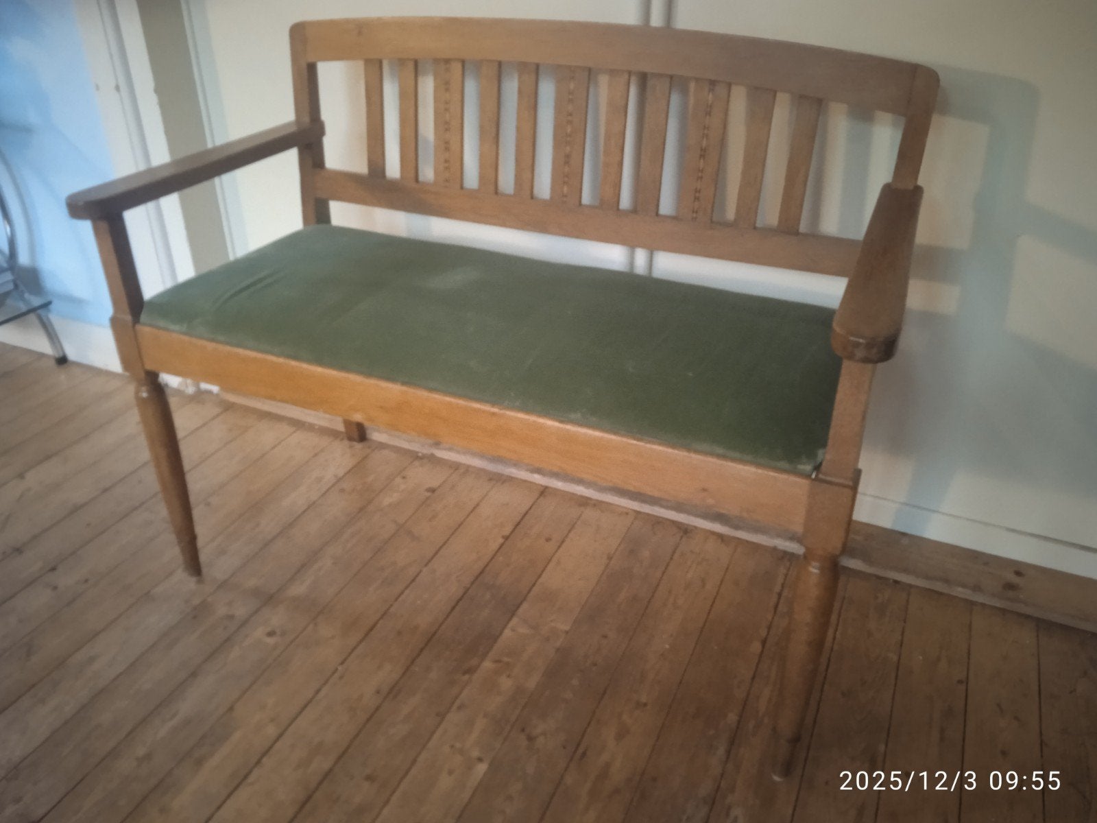Antiek en curiosa: houten bank uit 1920., Ophalen