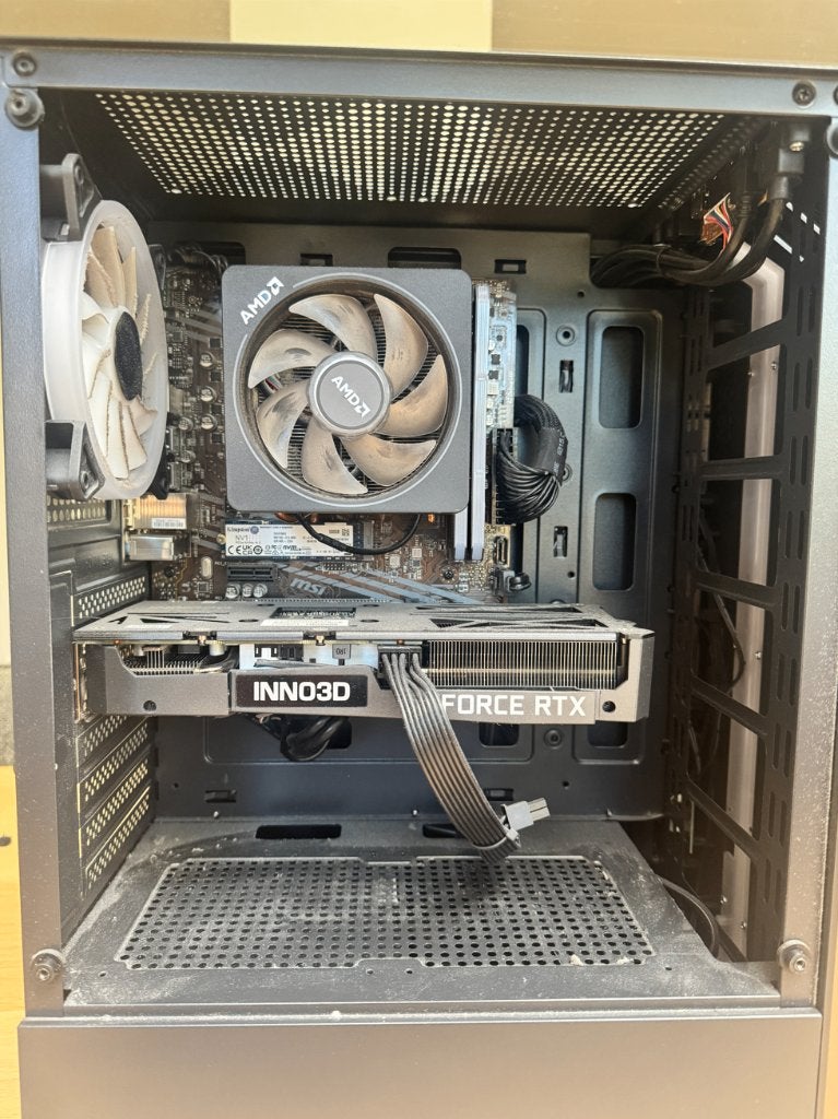 Foto 8 van Gaming PC (RTX 3060 12GB & AMD Ryzen 5 3600)