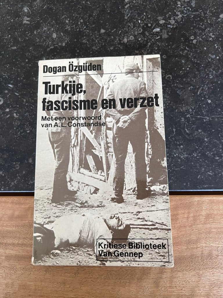 Turkije, fascisme en verzet - Dogan Özgüden, Gelezen, Dogan Özgüden, Europa, Maatschappij en Samenleving