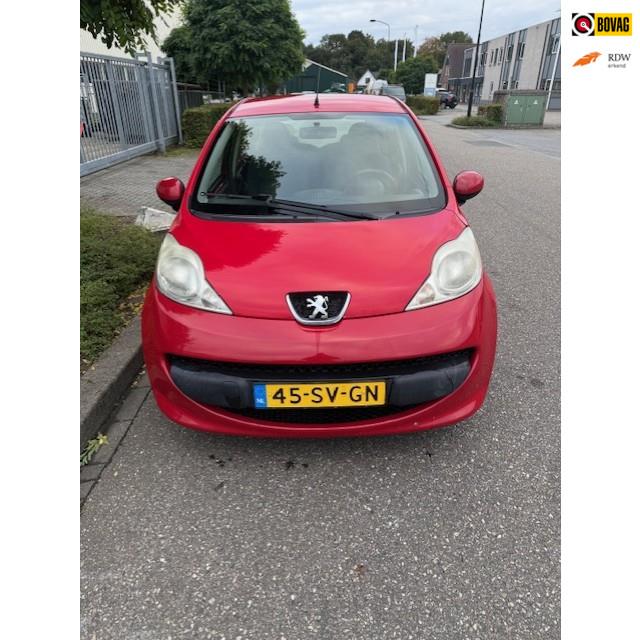 Peugeot 107 1.0-12V XS, Voorwielaandrijving, Gebruikt, 4 stoelen, 68 pk