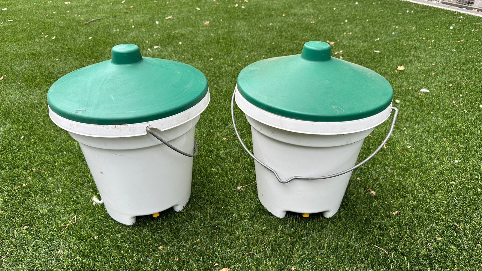 Drinkemmer met nippel, Dieren en Toebehoren, Ophalen, Zo goed als nieuw, Drinken en Voederen