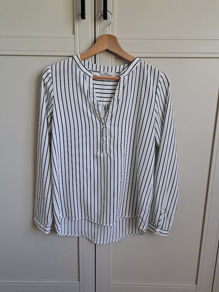 Only blouse - top, wit met zwarte strepen, maat 34., Kleding | Dames, Tops, Only, Wit, Ophalen of Verzenden, Zo goed als nieuw