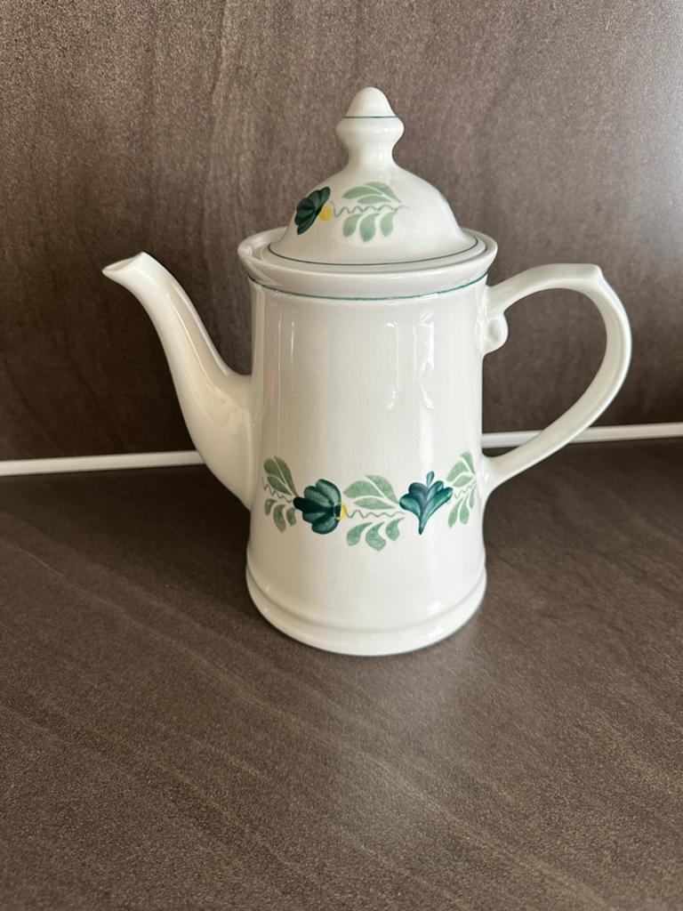 Theekan van royal boch aquarelle, Huis en Inrichting, Keuken | Servies, Ophalen of Verzenden, Zo goed als nieuw, Kom(men), Overige stijlen