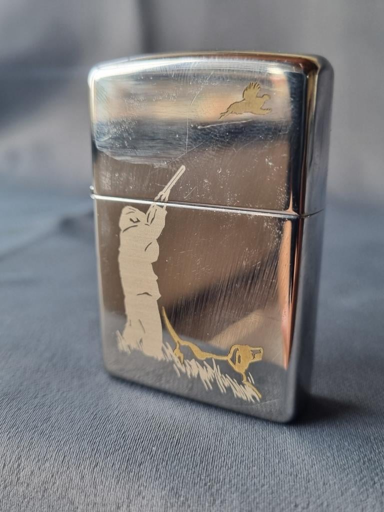 Zippo Hunting with Dog Aansteker 2009, Verzamelen, Verzenden, Zo goed als nieuw, Aansteker