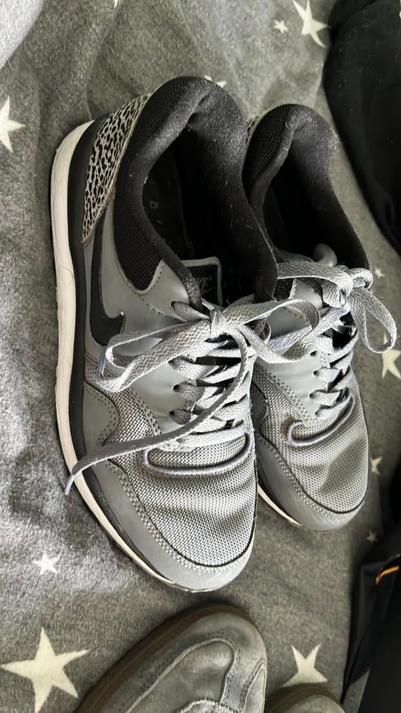 Nike sneakers 40,5, Ophalen, Sneakers of Gympen, Grijs, Gedragen