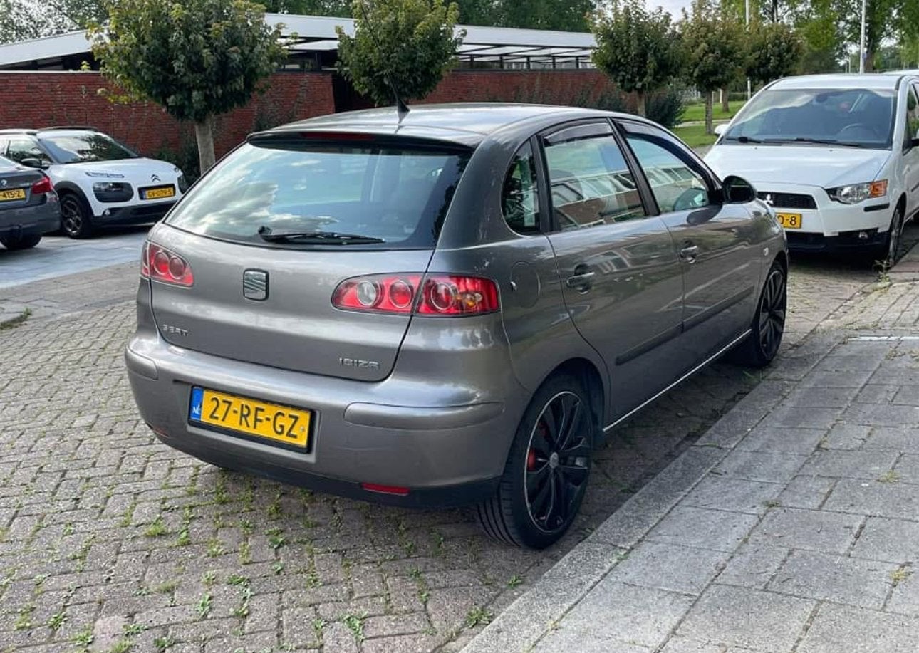 Seat Ibiza 1.4 16V 55KW 2005 Grijs, Auto's, Voorwielaandrijving, 15 km/l, Ibiza, Origineel Nederlands