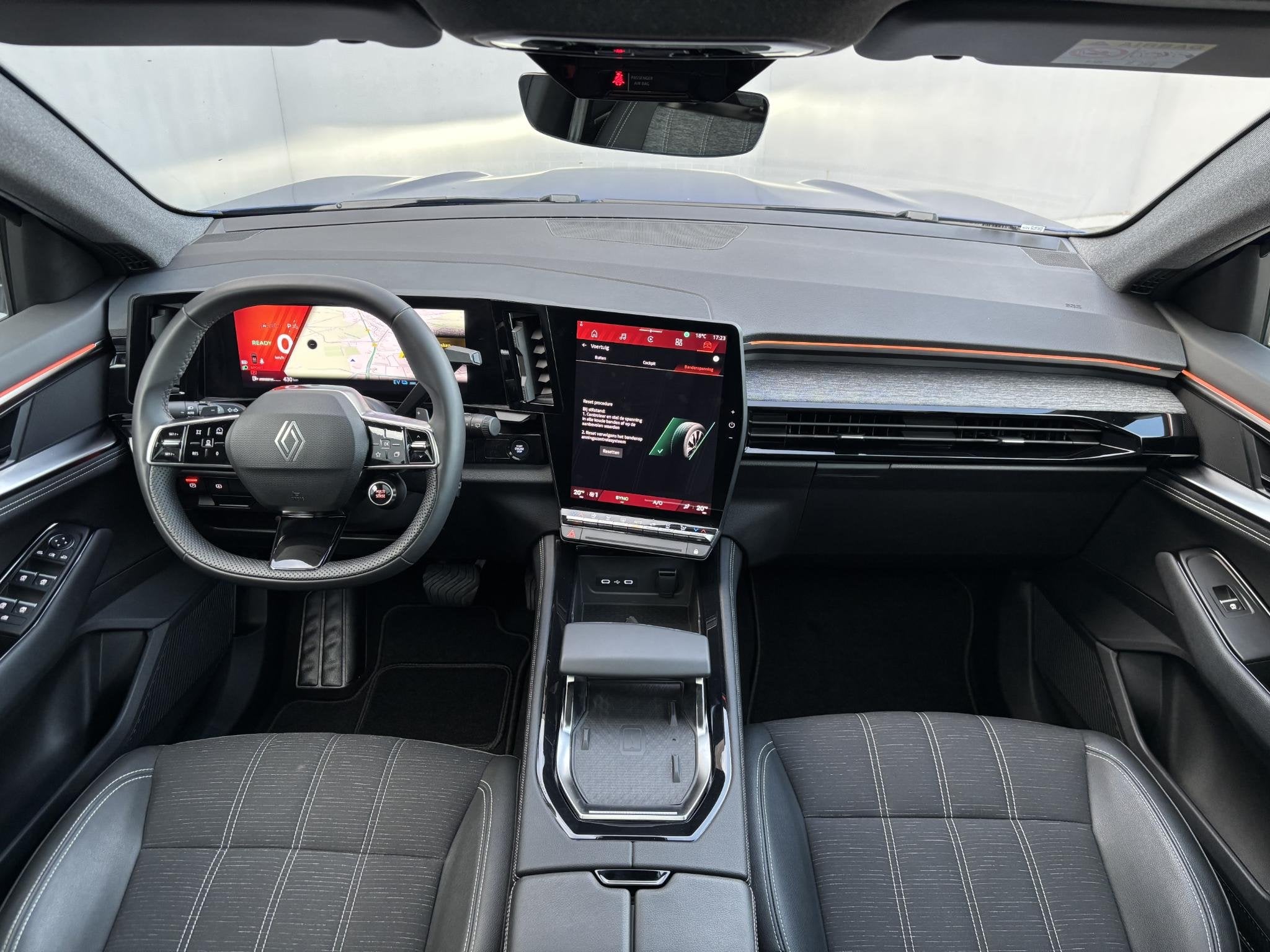 Renault Austral E-Tech full hybrid 200 techno / Fabrieksgara, Stof, Gebruikt, Euro 6, 1199 cc