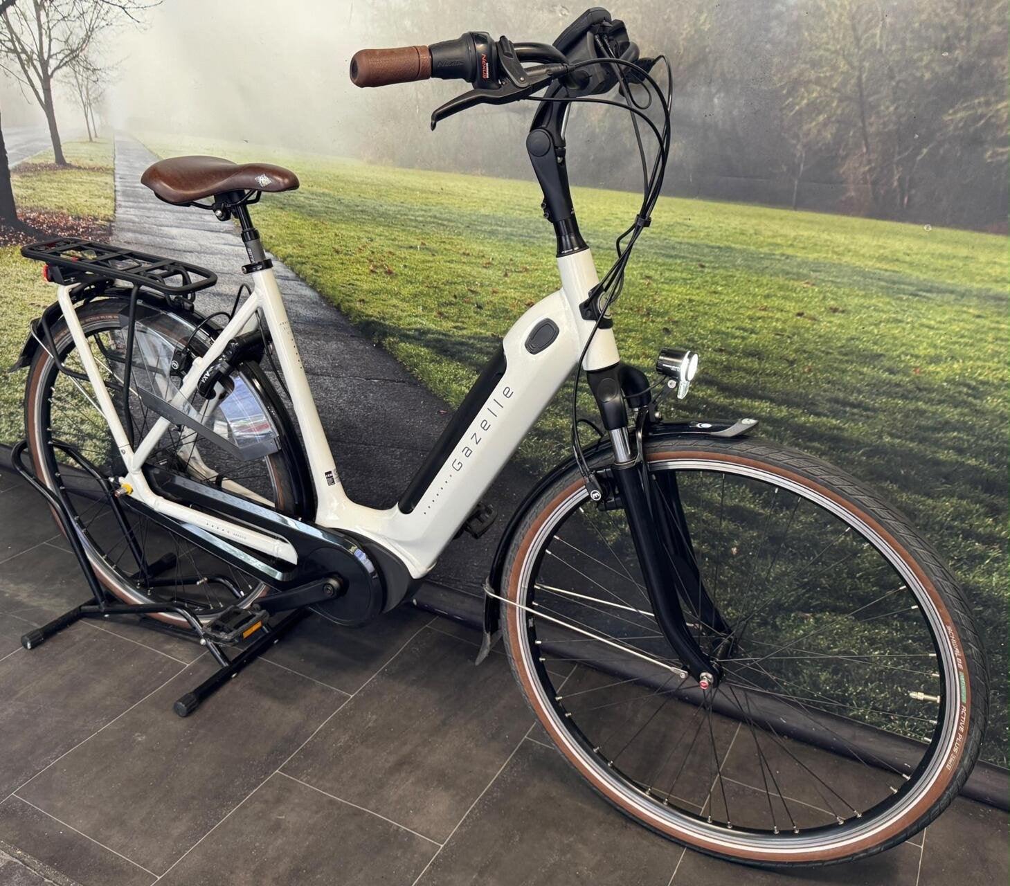 Gazelle Grenoble C7+ Electrische fiets met Bosch Middenmotor, Fietsen en Brommers, Koninklijke Gazelle N.V., Wilhelminaweg 8 6951 BP Dieren Nederland
