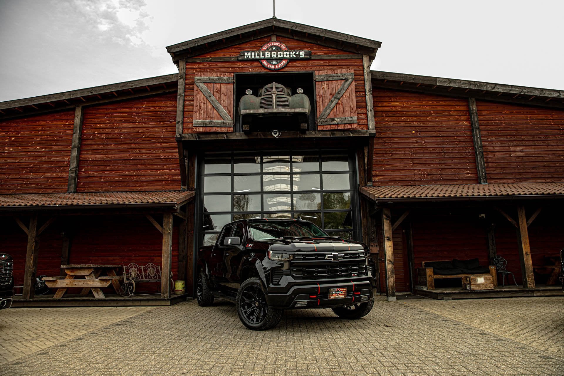 Chevrolet Silverado Z71 Trailboss widebody LPG Bedcover in k, Auto's, Automaat, Automatische klimaatregeling, 8 cilinders, 4 stoelen