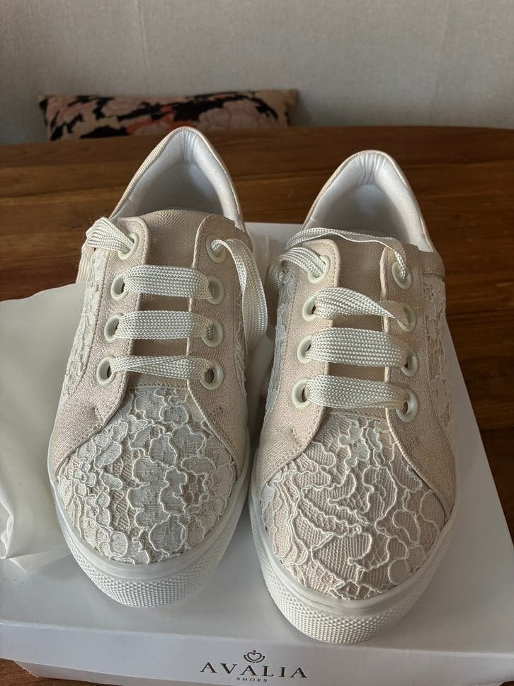 Bruids sneakers maat 39, Kleding | Dames, Schoenen, Ophalen, Nieuw, Beige, Sneakers of Gympen