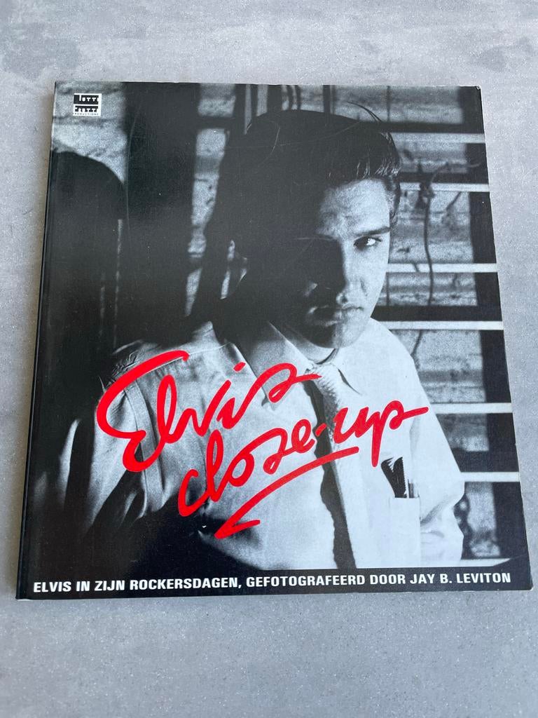 Elvis Close-Up: Elvis in zijn rockerdagen, Ophalen of Verzenden, Gelezen, Artiest