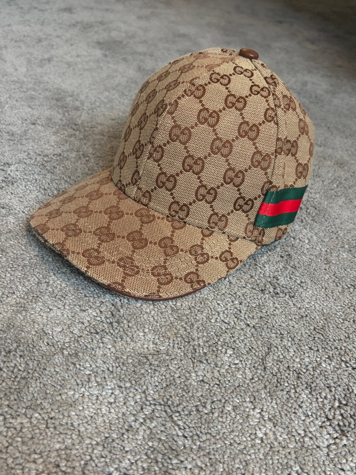 Gucci GG Supreme Pet met Web-streep - Beige/Bruin, Kleding | Dames, Hoeden en Petten, Ophalen of Verzenden, Gedragen, One size fits all