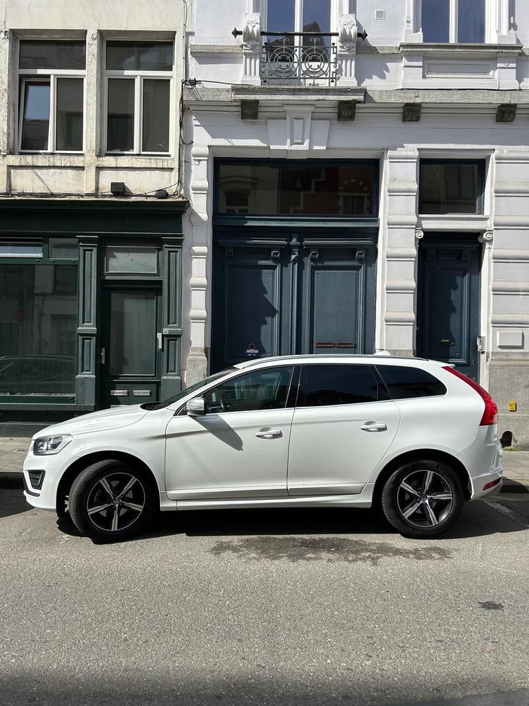 Volvo XC60 2.0 D3 Geartronic 2017 Wit, 1800 kg, Zwart, 4 cilinders, 1969 cc