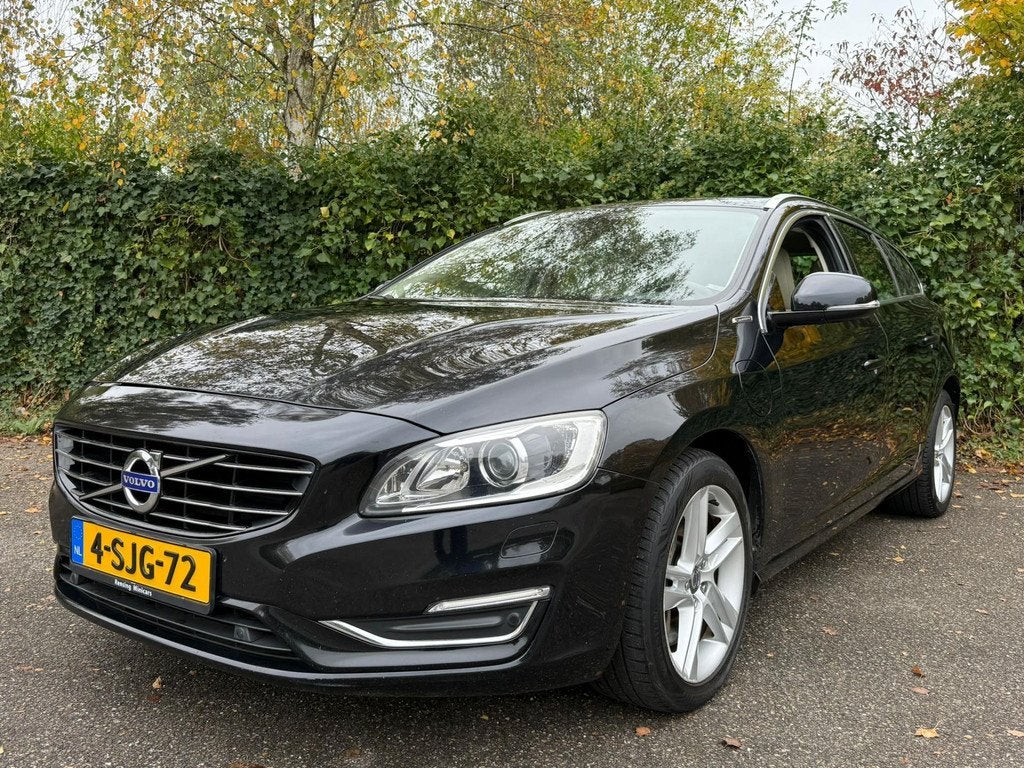 Volvo V60 2.4 D6 AWD Plug-In Hybrid Summum 2013 NIEUWE APK, Automaat, Zwart, Vierwielaandrijving, 11 kWh