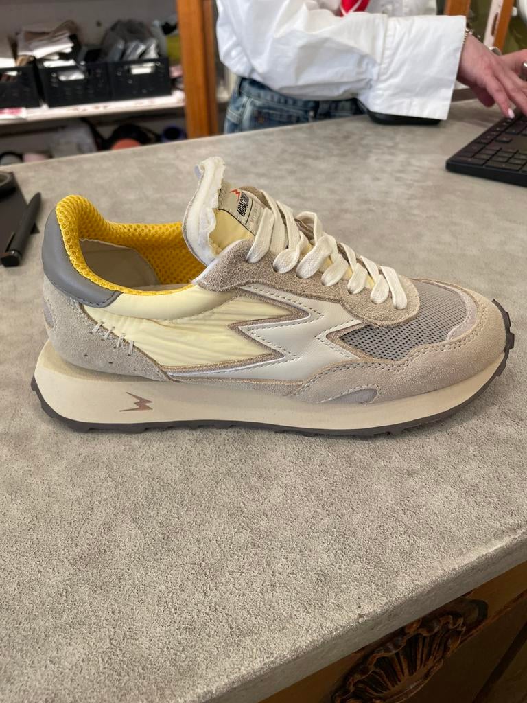 Moa Concept sneakers 40 nieuw, Beige, Nieuw, Ophalen of Verzenden, Sneakers of Gympen