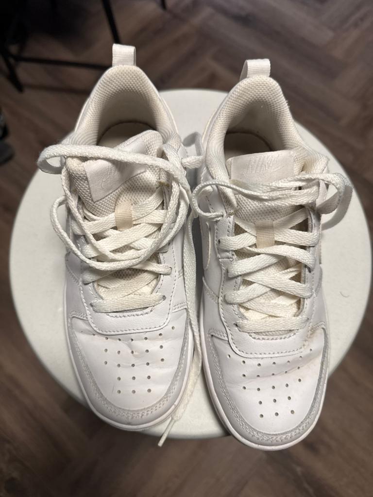 Witte Nike Air Force 1 - Maat 36 - Gebruikt, Jongen of Meisje, Schoenen, Ophalen of Verzenden, Zo goed als nieuw