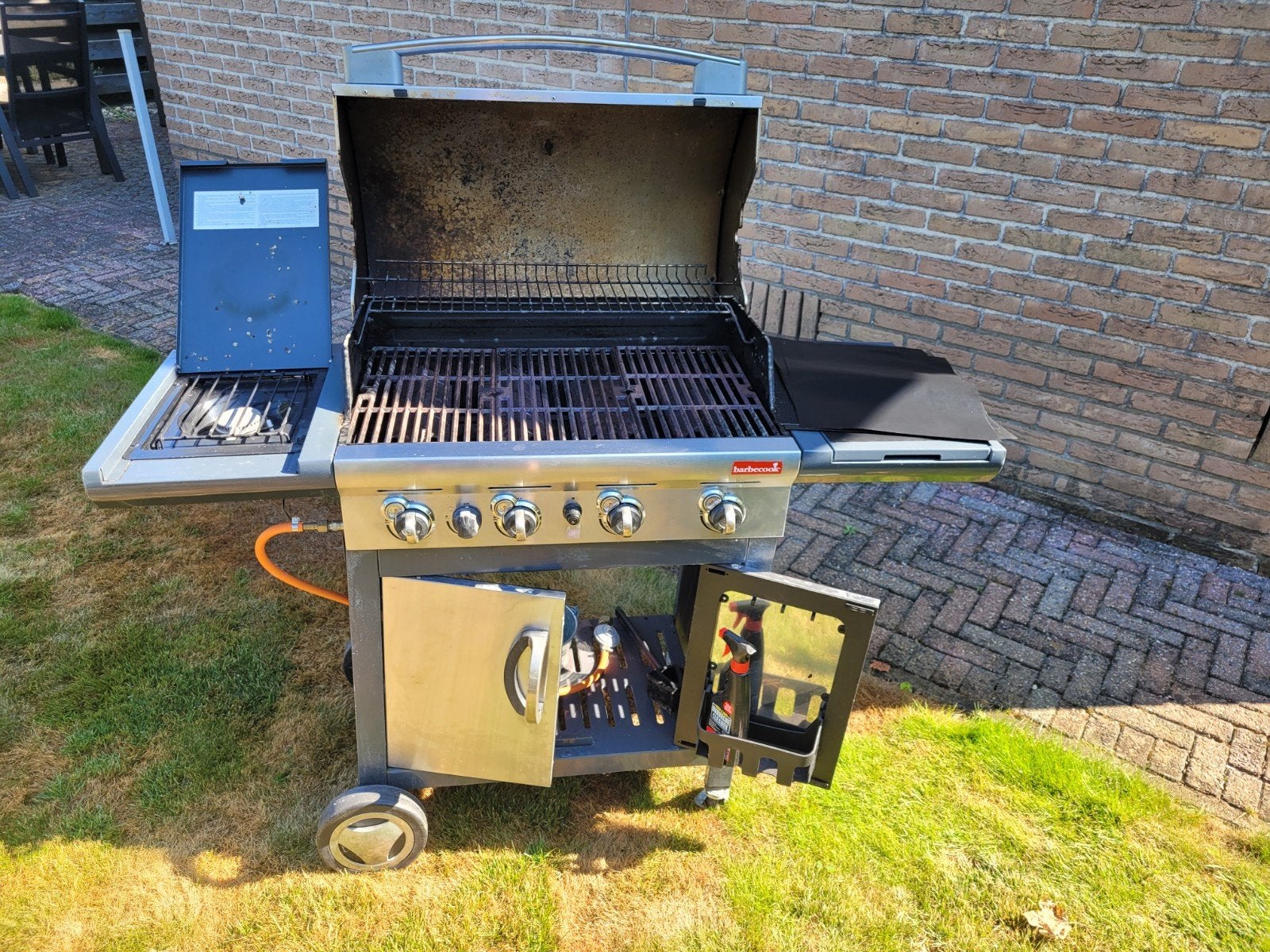 Gebruikte gasbarbecue met 4 branders en zijbrander, Ophalen, Gebruikt, Barbecook