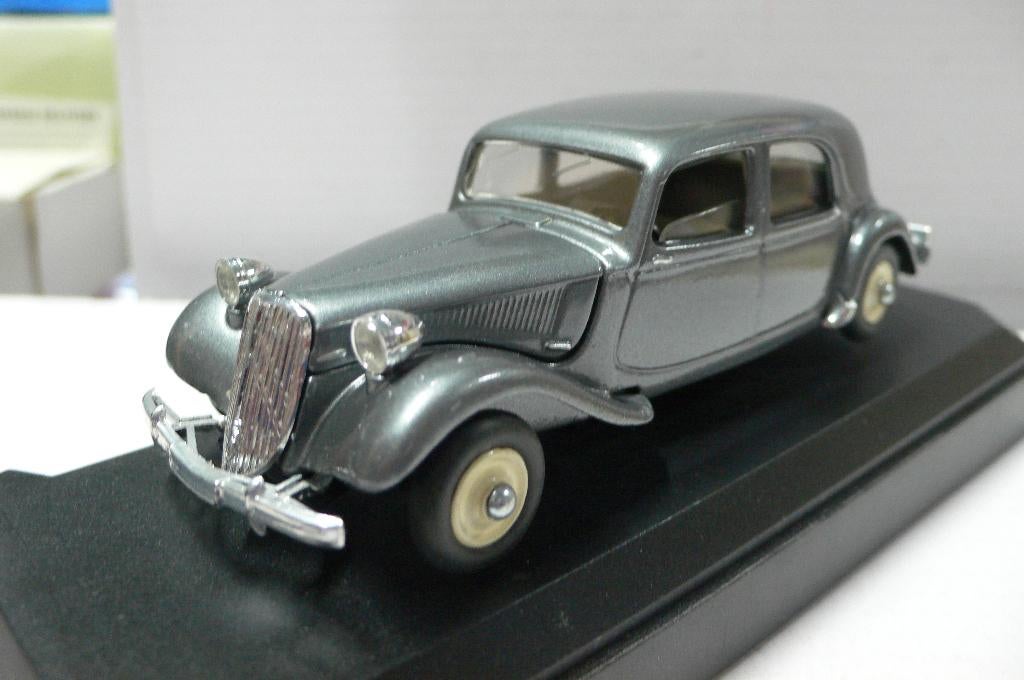 citroen 15 six d 1947-verbouwde solido age d or 1/43, Verzenden, Nieuw, Auto, Solido