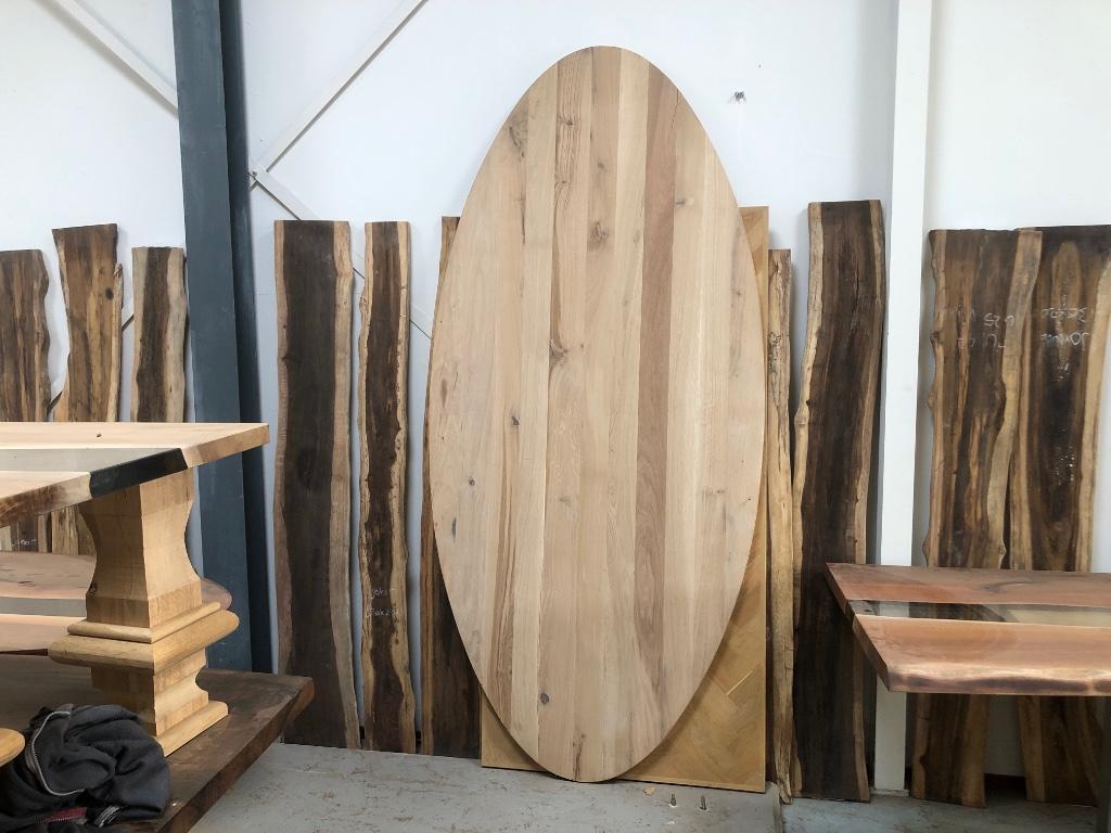 Ovale eiken tafels ook deens ovaal suar boomstamtafels