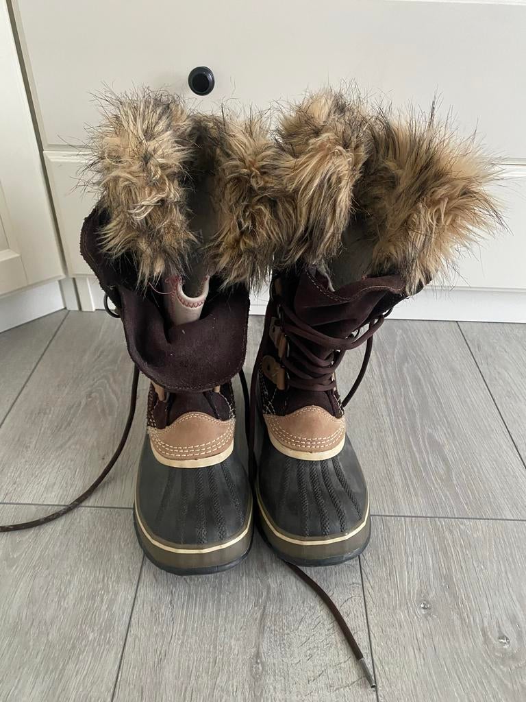 Sorel Joan of Arctic Snowboots - Maat 39.5 - ZGAN, Kleding | Dames, Schoenen, Ophalen of Verzenden, Zo goed als nieuw, Snowboots