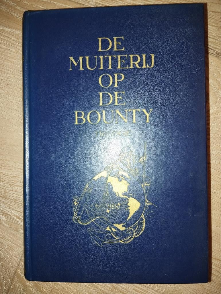 De Muiterij op de Bounty Trilogie - Oude Uitgave, Boeken, Ophalen, Gelezen, Nordhoff & Hall, Nederland