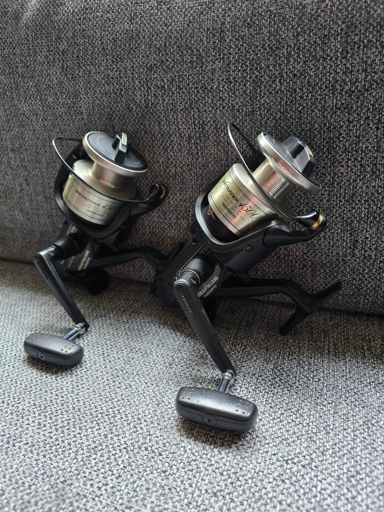 2x shimano baitrunner 4500b, Watersport en Boten, Ophalen of Verzenden, Zo goed als nieuw, Molen