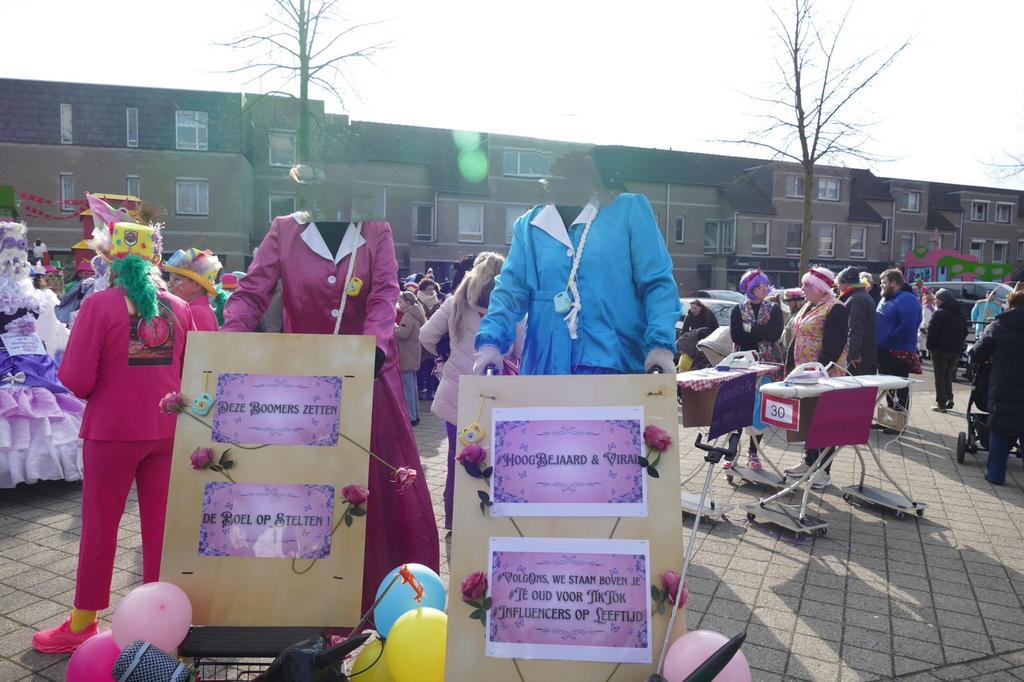 Duo carnaval optocht ; wij zetten de boel op stelten, Ophalen of Verzenden, Zo goed als nieuw, Carnaval