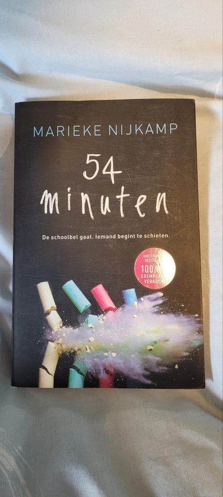 54 minuten Marieke Nijkamp, Verzenden, Zo goed als nieuw, Fictie, Marieke Nijkamp